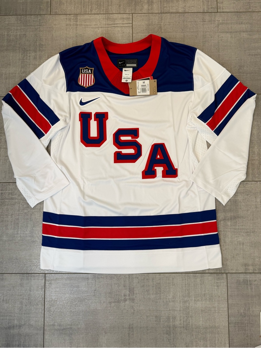Nike USA Hockey Jersey White Blue Red Men's Size Large Officially Licensed.